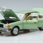 Mercedes 200 W123 Groen Norev 1:18