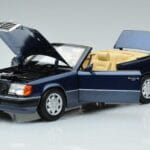 Mercedes 300 CE-24 A124 Cabriolet Nautical Blue Gelimiteerde Editie Norev 1:18
