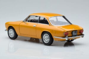 Alfa Romeo 1750 GTV Jaune Norev 1:18 187910 Métal — image 6 sur 7
