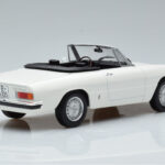 Alfa Romeo 2000 Spider Blanc Norev 1:18 - image 2 of 7