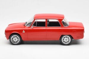 Alfa Romeo Giulia Nuova Super Rouge Custom Wheels MCG 1:18 MCG18333 Métal — image 3 sur 6