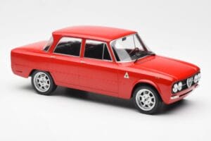 Alfa Romeo Giulia Nuova Super Rouge Custom Wheels MCG 1:18 MCG18333 Métal — image 4 sur 6