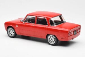 Alfa Romeo Giulia Nuova Super Rouge Custom Wheels MCG 1:18 MCG18333 Métal — image 5 sur 6