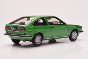 Alfa Romeo Alfasud Sprint Vert Otto 1:18 OT1043 Résine — image 2 sur 6