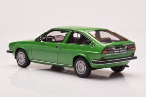 Alfa Romeo Alfasud Sprint Vert Otto 1:18 OT1043 Résine — image 5 sur 6