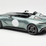 Aston Martin V12 Speedster Vert Metallic GT Spirit 1:18 GT906 - image 5 of 6