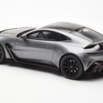 Aston Martin V12 Vantage Magnetic Argent GT Spirit 1:18 GT443 - image 5 of 6