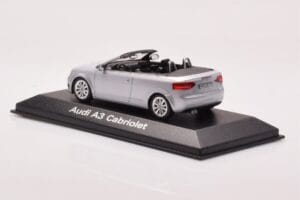 Audi A3 8P Cabriolet Argent Minichamps 1:43 5010803323 Métal — image 3 sur 4