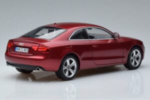Audi A5 B8 Rouge Grenat Norev 1:18 188352 Métal — image 3 sur 7