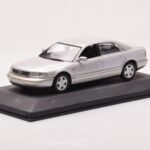 Audi A8 D2 Argent Bande Verte Minichamps 1:43 - image 2 of 4