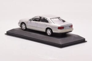 Audi A8 D2 Argent Bande Verte Minichamps 1:43 AUDI-264455 Métal — image 3 sur 4