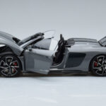 Audi R8 Spyder Performance Nardo Gris Kengfai 1:18 - image 4 of 11