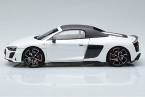 Audi R8 Spyder Performance Blanc Kengfai 1:18 VAKF-0351 Métal — image 4 sur 11