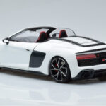 Audi R8 Spyder Performance Blanc Kengfai 1:18 - image 8 of 11