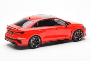 Audi RS3 8Y Berline Rouge MCG 1:18 MCG18451 Métal — image 2 sur 6