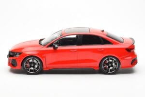 Audi RS3 8Y Berline Rouge MCG 1:18 MCG18451 Métal — image 3 sur 6