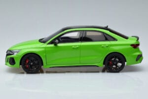 Audi RS3 8Y Berline Vert GT Spirit 1:18 GT414 Résine — image 3 sur 6