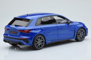 Audi RS3 8Y Sportback Performance Edition Nagaro Bleu GT Spirit 1:18 GT884 Résine — image 2 sur 5