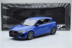 Audi RS3 8Y Sportback Performance Edition Nagaro Bleu GT Spirit 1:18 GT884 Résine — image 5 sur 5