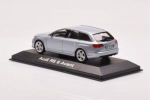 Audi RS6 C6 Monza Argent Minichamps 1:43 5010710213 Métal — image 3 sur 4