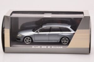 Audi RS6 C6 Monza Argent Minichamps 1:43 5010710213 Métal — image 4 sur 4