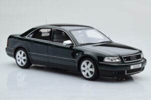Audi S8 D2 Vert Otto 1:18 OT916 Résine — image 4 sur 6