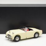 Austin-Healey Sprite Mk I Open Old English Blanc Kyosho 1:18 - image 8 of 8