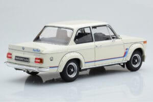 BMW 2002 Turbo Blanc Kyosho 1:18 08544W Métal — image 4 sur 8