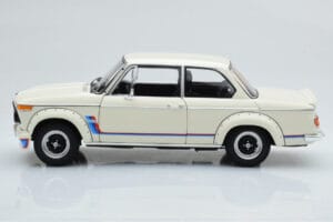 BMW 2002 Turbo Blanc Kyosho 1:18 08544W Métal — image 5 sur 8