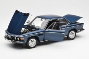 BMW 3.0 CSi E9 Bleu Métallique AUTOart 1:18 70672 Métal — image 2 sur 8