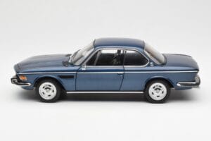 BMW 3.0 CSi E9 Bleu Métallique AUTOart 1:18 70672 Métal — image 4 sur 8