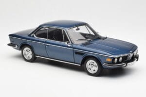 BMW 3.0 CSi E9 Bleu Métallique AUTOart 1:18 70672 Métal — image 6 sur 8