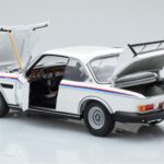 BMW 3.0 CSL E9 Blanc Dealer Edition Minichamps 1:18 - image 4 of 7