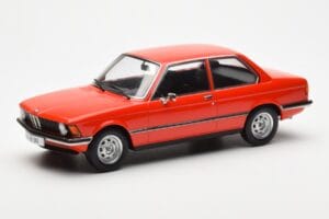 BMW 318 E21 Rouge KK-Scale 1:18 KKDC180041