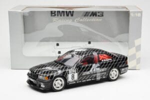 BMW 320i E36 STW #8 J. Winkelhock 1998 UT Models 1:18 39845 Métal — image 6 sur 6