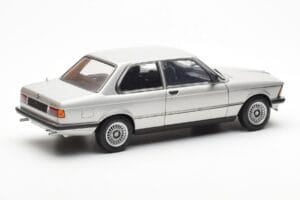 BMW 323i E21 Aspen Argent AUTOart 1:18 80430433552 Métal — image 3 sur 8