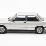 BMW 323i E21 Aspen Argent AUTOart 1:18 - image 4 of 8