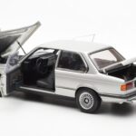 BMW 323i E21 Aspen Argent AUTOart 1:18 - image 5 of 8