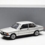 BMW 323i E21 Aspen Argent AUTOart 1:18 - image 8 of 8
