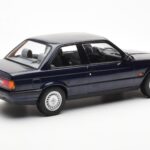 BMW 325i E30 Bleu Métallique Norev 1:18 - image 2 of 6
