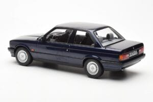 BMW 325i E30 Bleu Métallique Norev 1:18 183201 Métal — image 5 sur 6