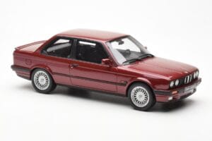 BMW 325i E30 Bordeaux Metallic Otto 1:18 OT102 Résine — image 4 sur 6
