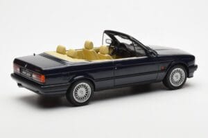 BMW 325i E30 Cabriolet Bleu Otto 1:18 OT114 Résine — image 2 sur 6