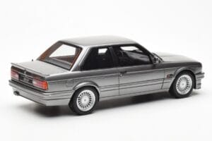 BMW 325i E30 Gris Metallic Otto 1:18 OT571 Résine — image 2 sur 6
