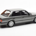 BMW 325i E30 Berline Dolphin Gris Otto 1:18 - image 2 of 6