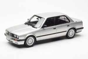 BMW 325i E30 Argent Otto 1:18 OT912