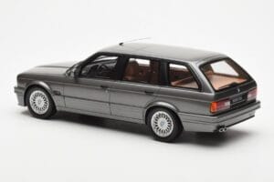 BMW 325i E30 Touring Gris Otto 1:18 OT929 Résine — image 5 sur 6
