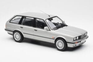 BMW 325i E30 Touring Argent Norev 1:18 183216 Métal — image 4 sur 6