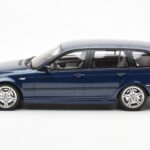 BMW 330i E46 Touring Bleu Otto 1:18 - image 3 of 6