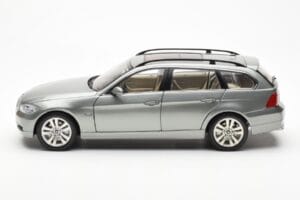 BMW 330i E91 Touring Gris Metallic Kyosho 1:18 80430394359 Métal — image 4 sur 8